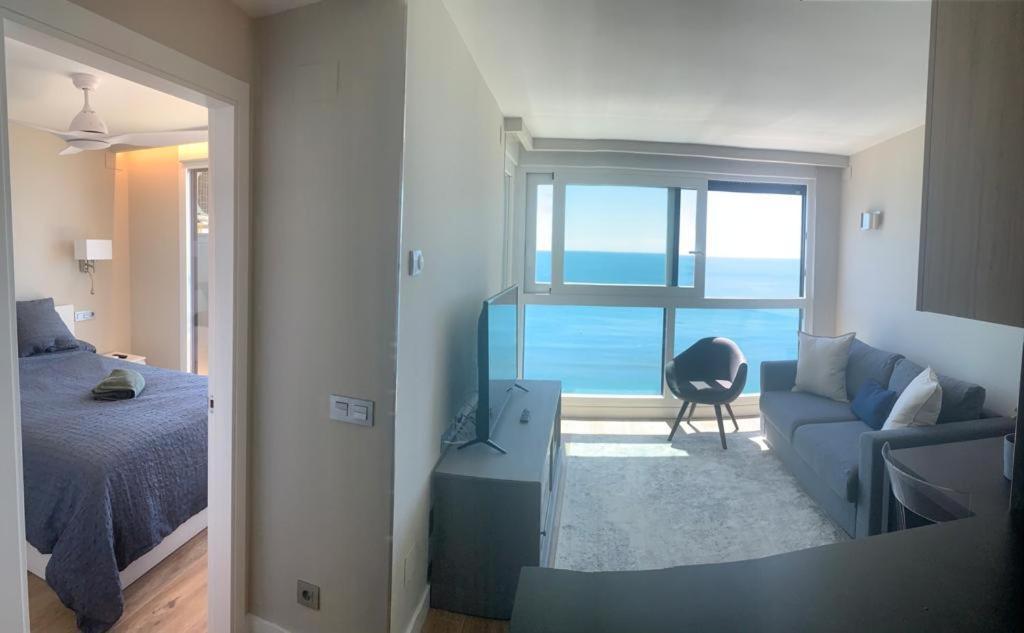 Espectaculares Vistas Al Mar Playa Malagueta Apartment Малага Екстериор снимка