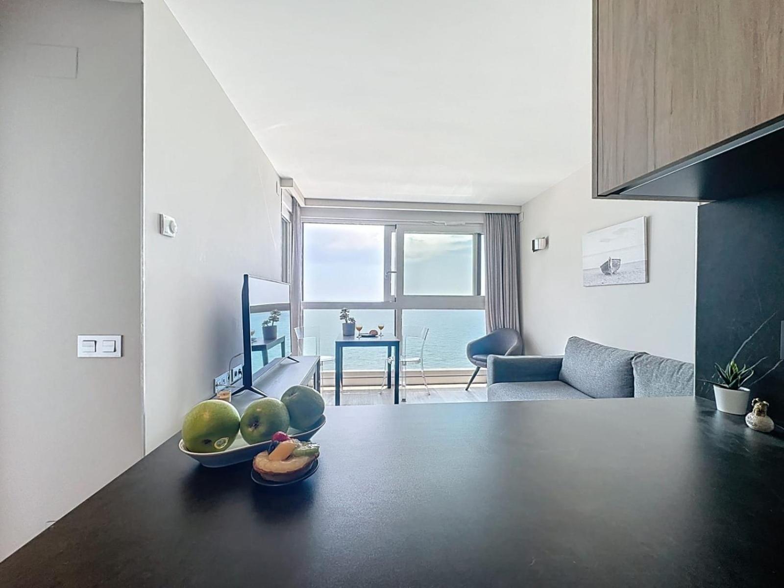 Espectaculares Vistas Al Mar Playa Malagueta Apartment Малага Екстериор снимка