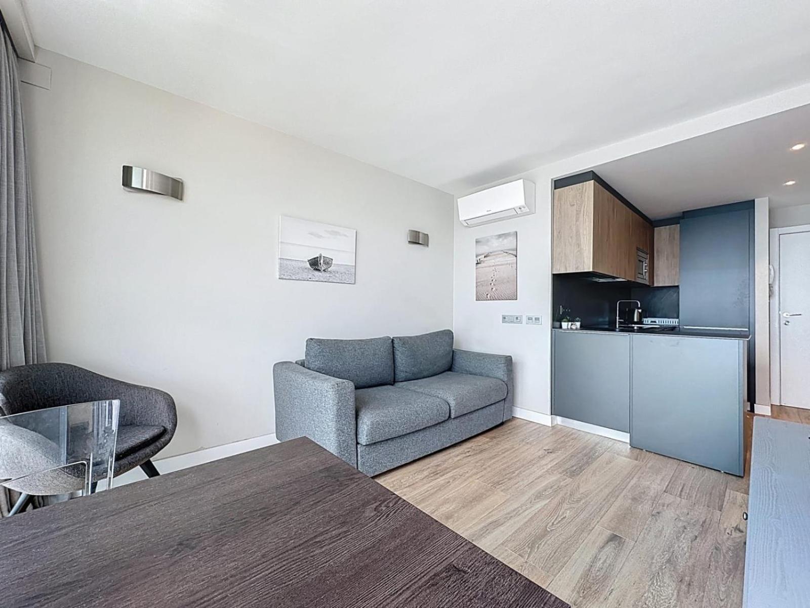 Espectaculares Vistas Al Mar Playa Malagueta Apartment Малага Екстериор снимка