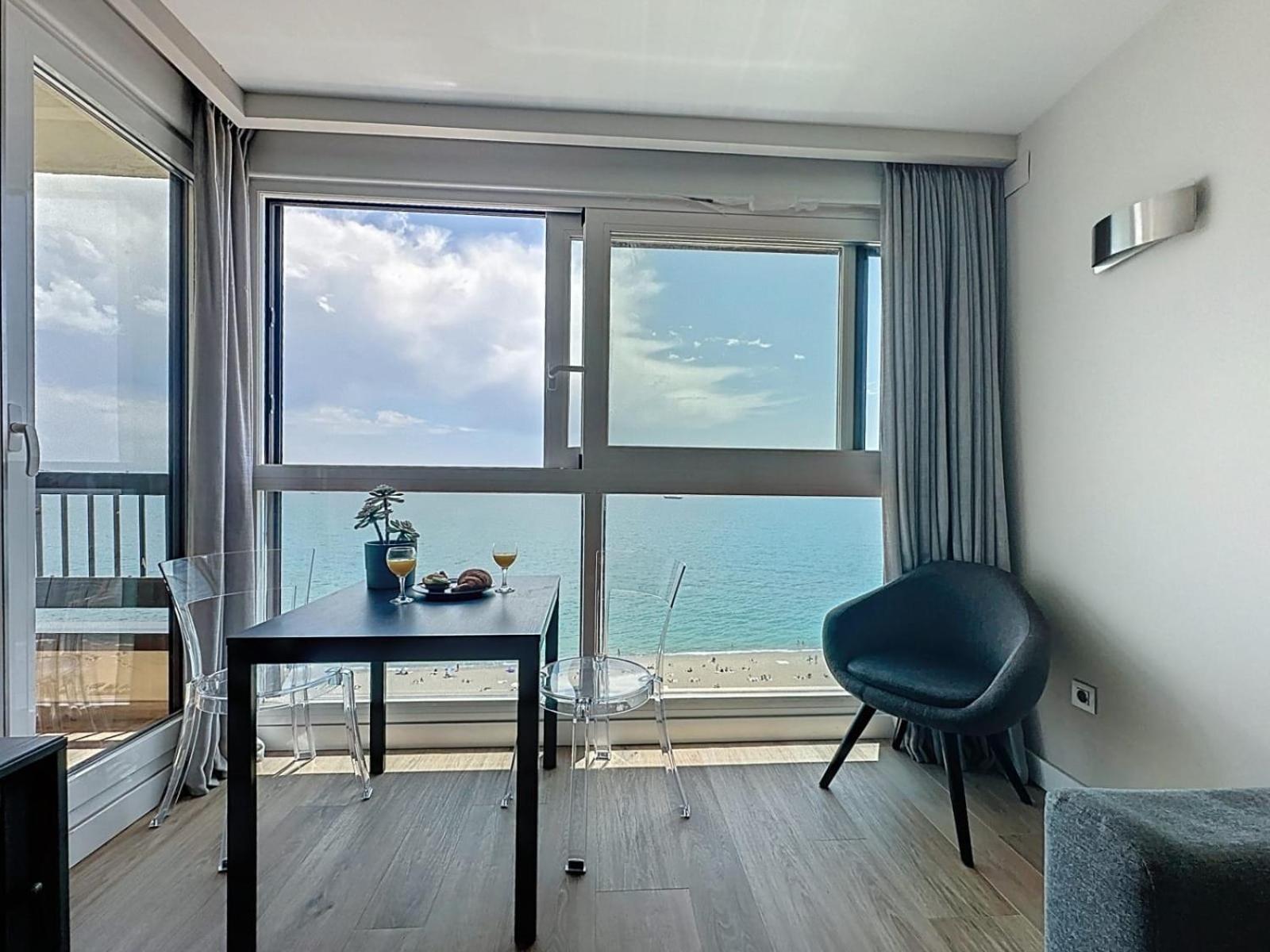 Espectaculares Vistas Al Mar Playa Malagueta Apartment Малага Екстериор снимка