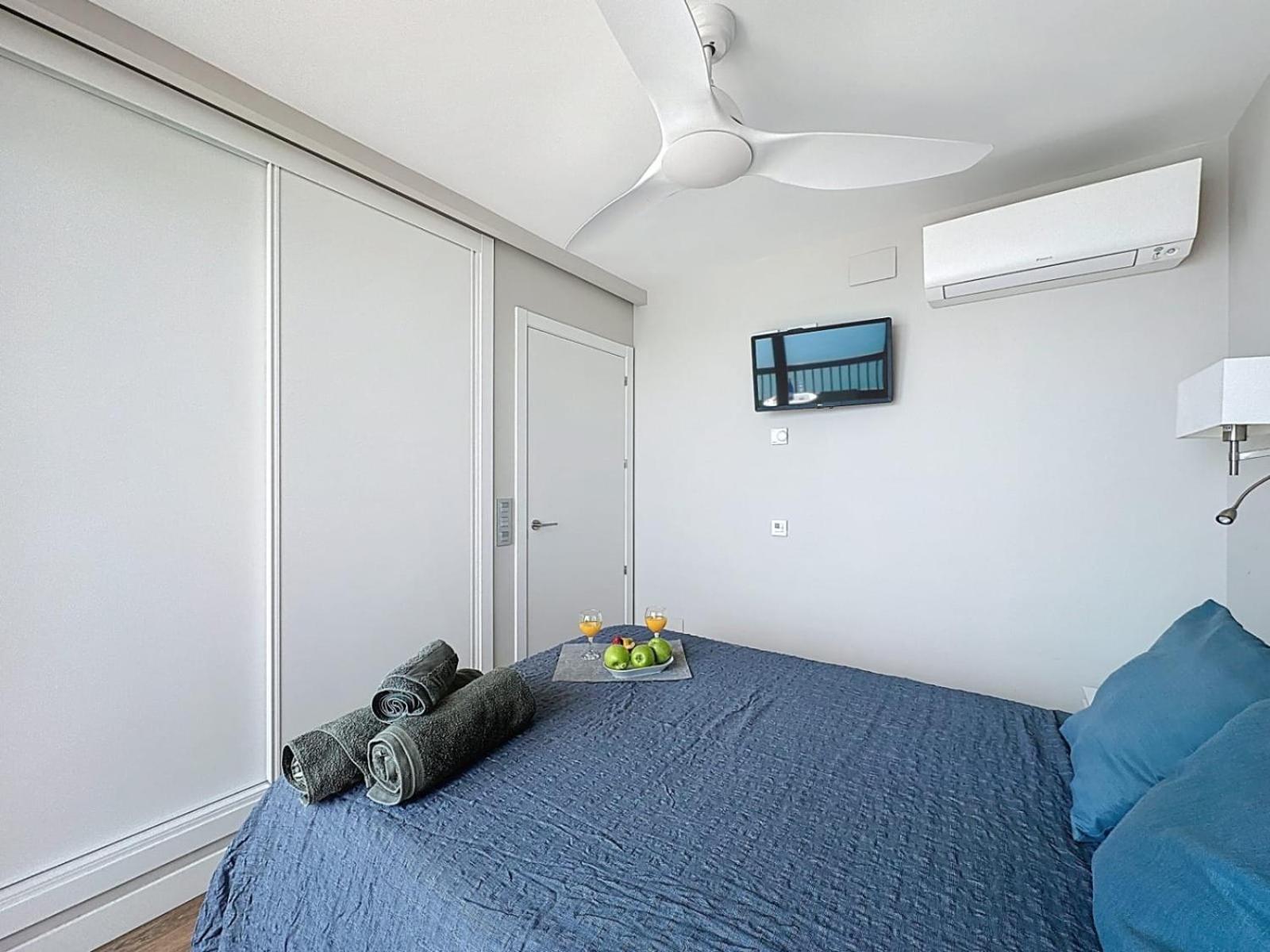 Espectaculares Vistas Al Mar Playa Malagueta Apartment Малага Екстериор снимка