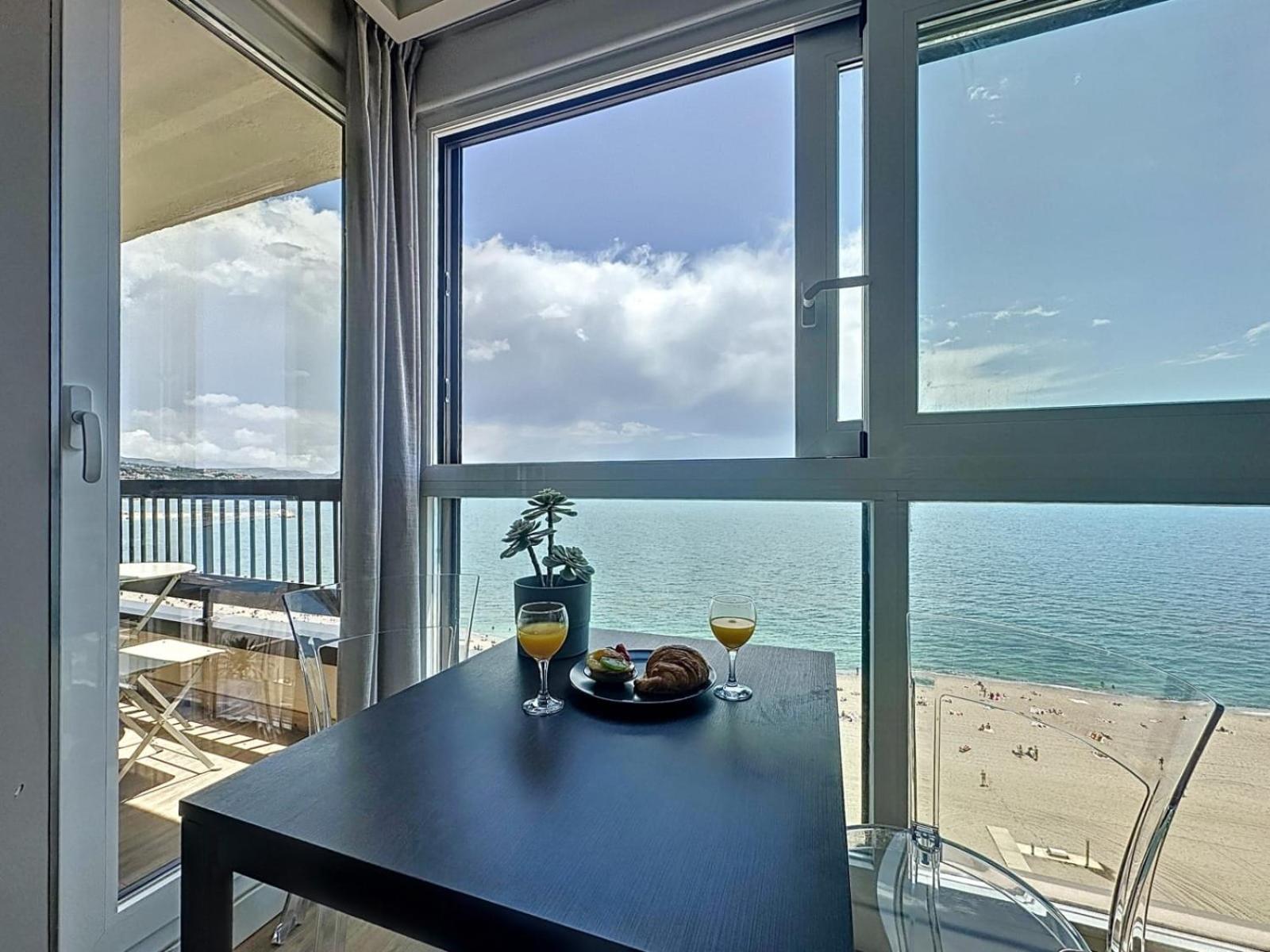 Espectaculares Vistas Al Mar Playa Malagueta Apartment Малага Екстериор снимка